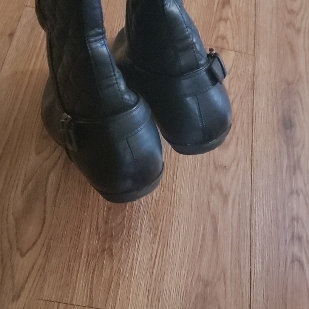 Boots - Picture 5 of 8